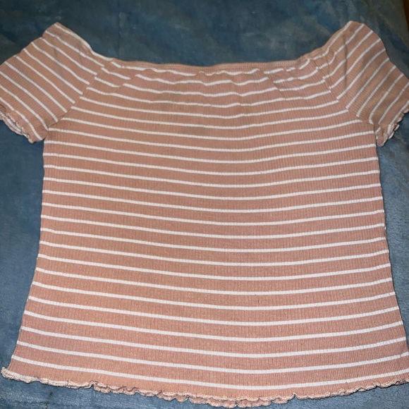 Tops - Frilled beige and white top